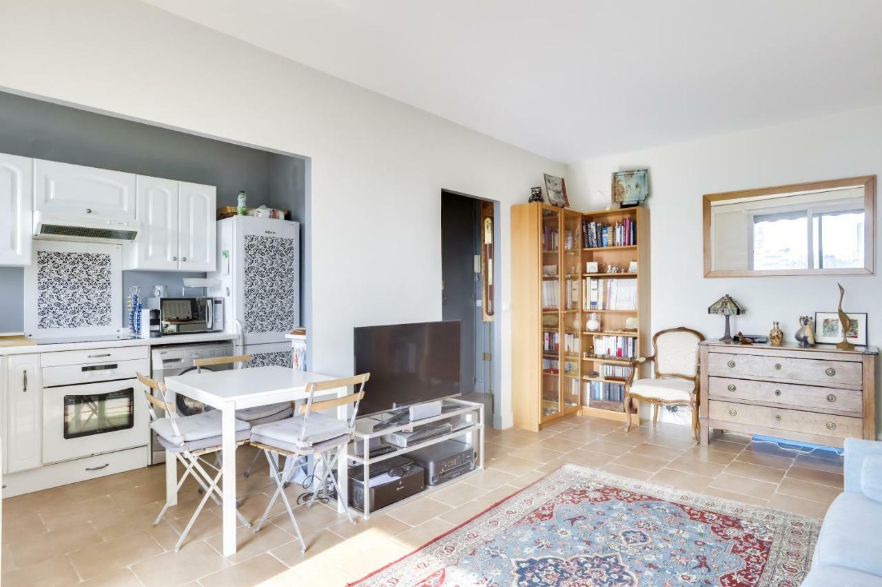 Charming Apartment With Terrace By Weekome ปารีส ภายนอก รูปภาพ